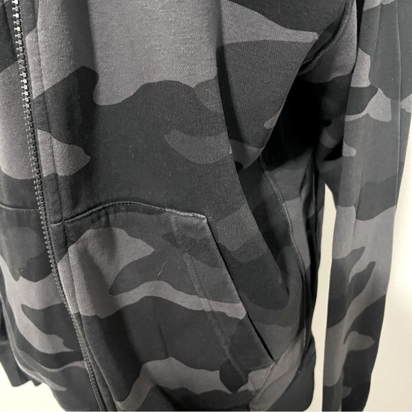 Nike Men’s Camouflage Medium Zipped Hooded Jacket ‘Gray’ Drawstring Activewear - Picture 4 of 8